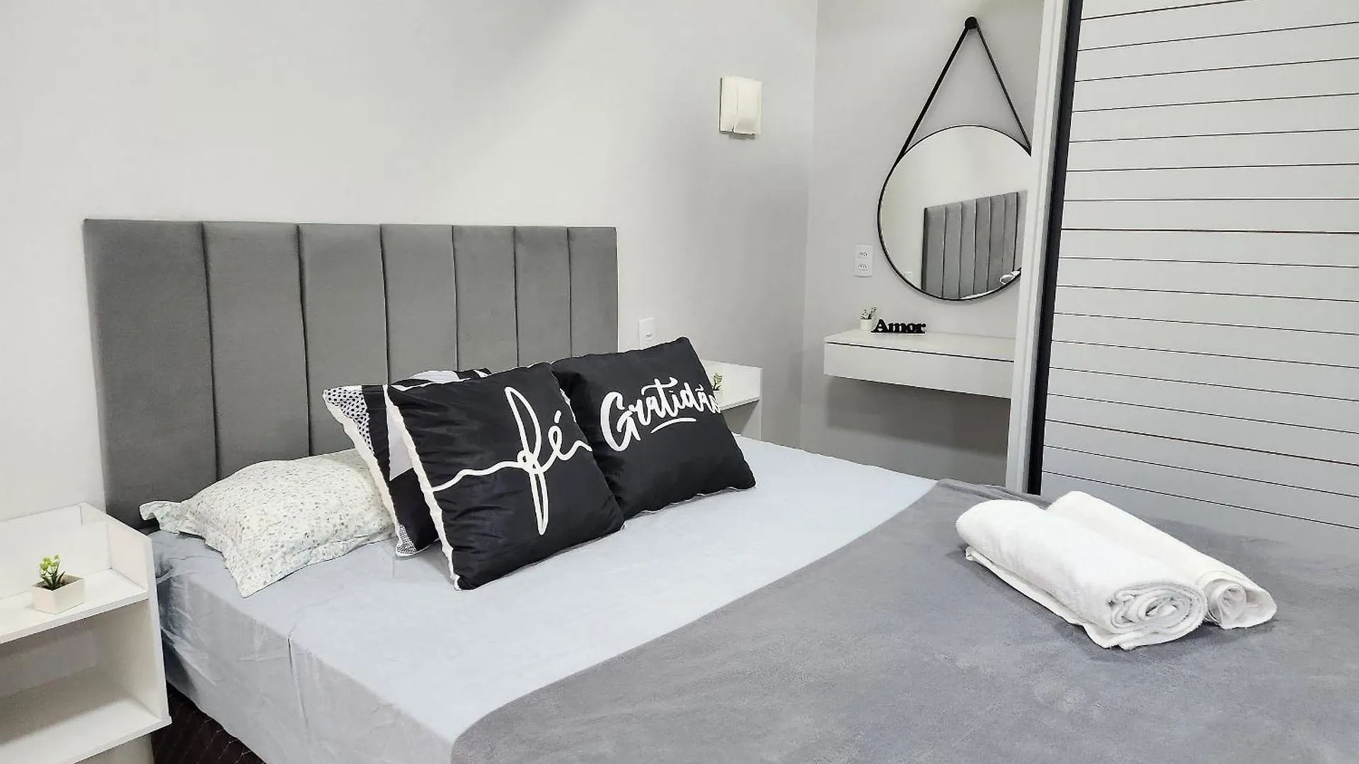 Loft Na Av. Meia Praia, ايتابيما 0*,  البرازيل