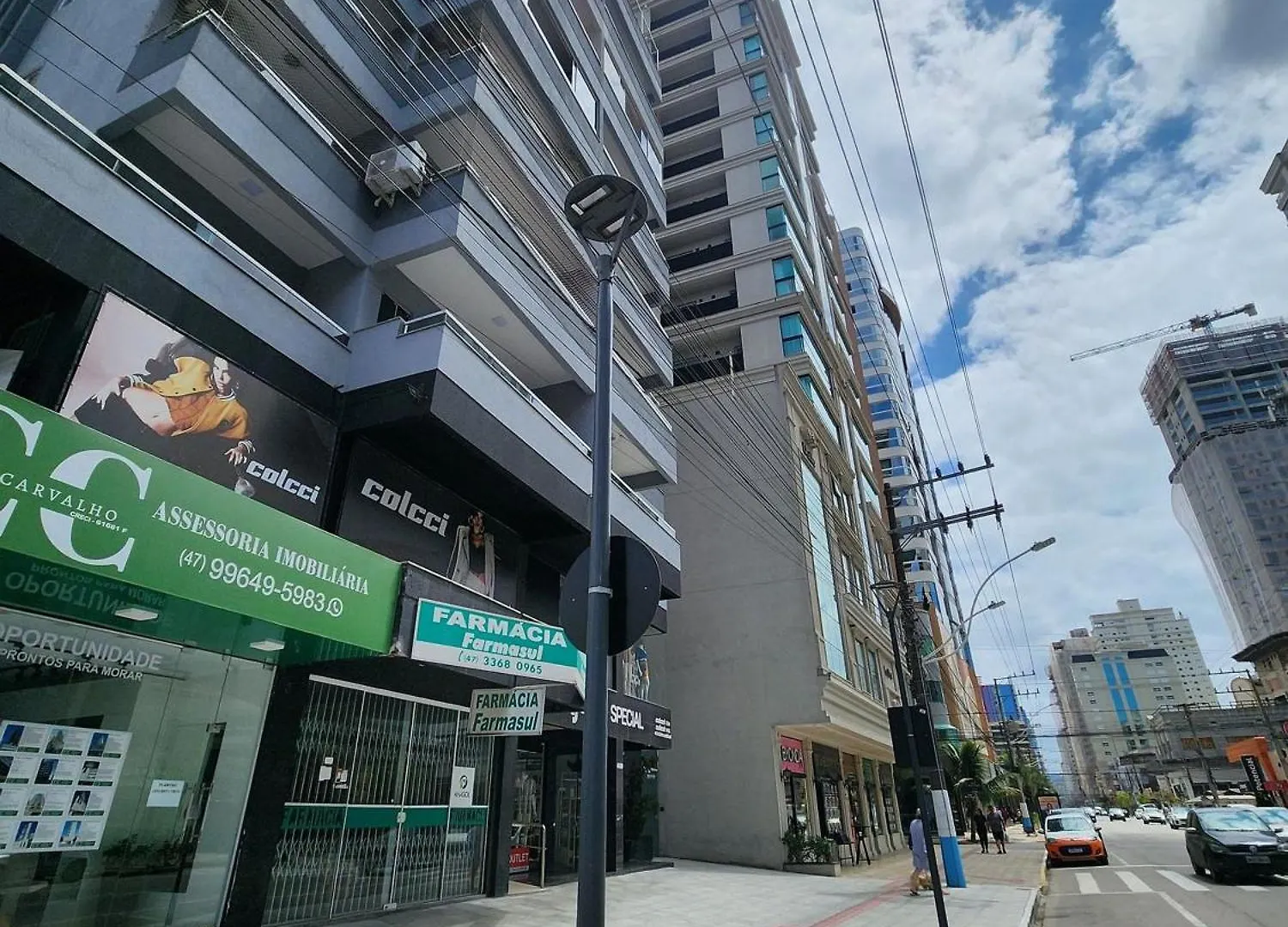 Loft Na Av. Meia Praia, 이타페마 아파트